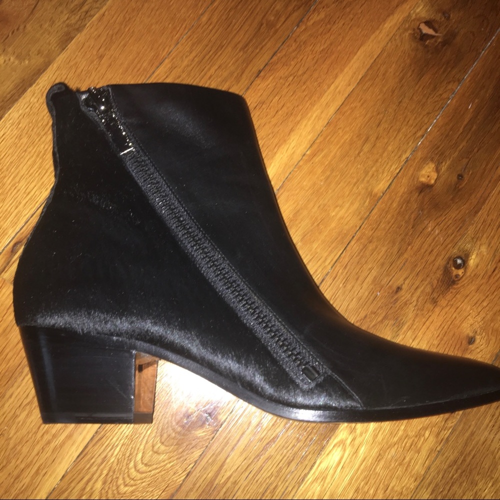 Rachel Zoe Size 8.5 Haircalf/Leather ZipperBooties